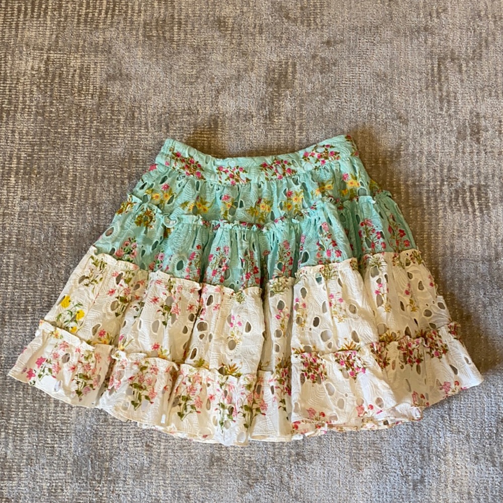 Hemant & Nandita Miyu short floral skirt Small